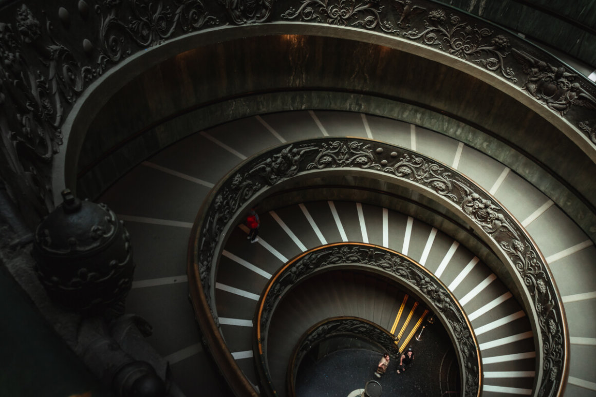 Vatikáni lépcső, amely méltán lett híres és Róma ékköve